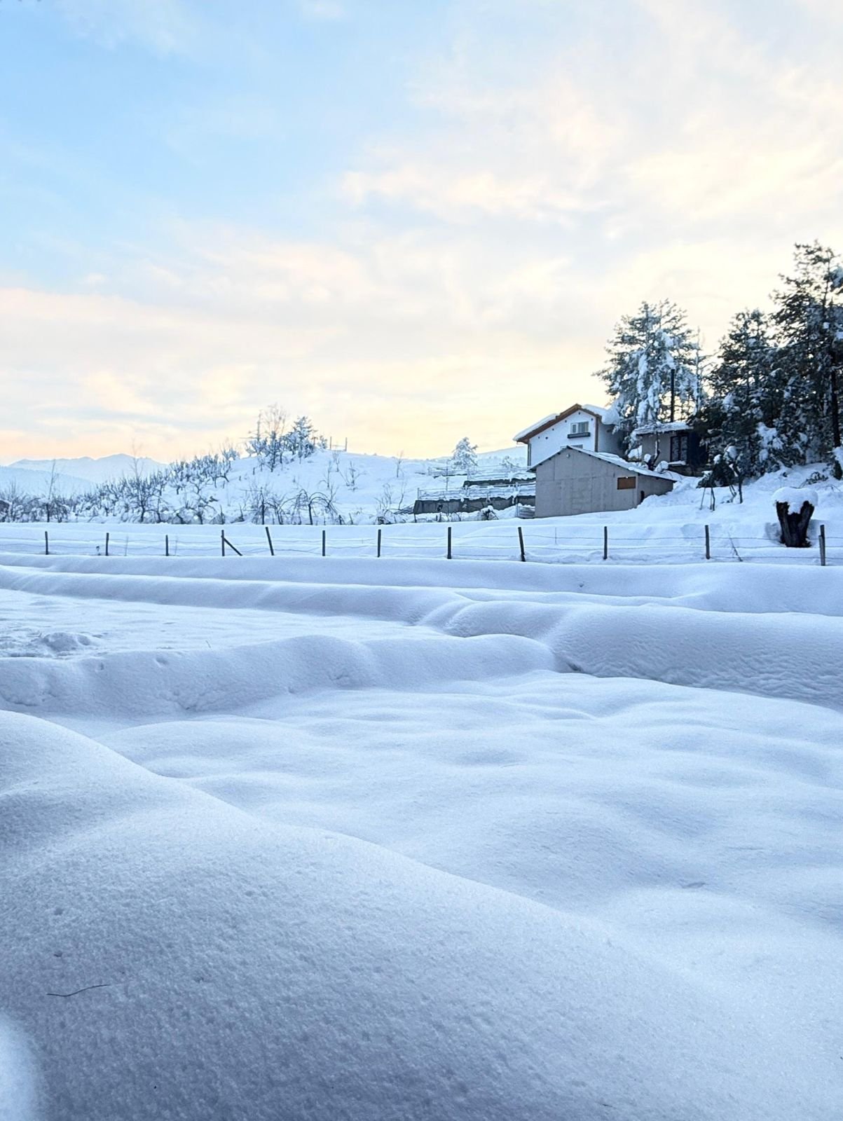 Complete property overview of Pear Meadows luxury cottage